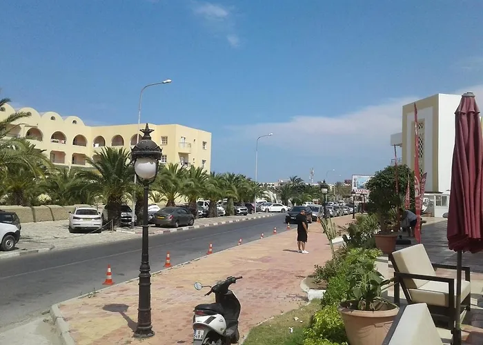 Aylimas Family Hotel